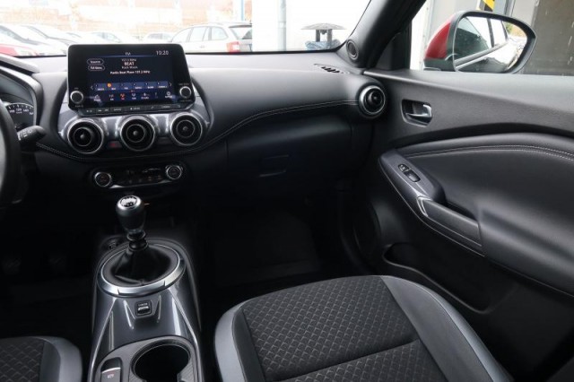 Nissan Juke  1.0 DIG-T N-Connecta