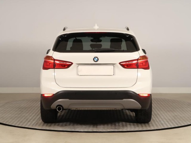 BMW X1  sDrive18i 