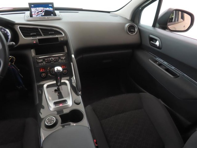 Peugeot 3008  1.6 HDi Allure
