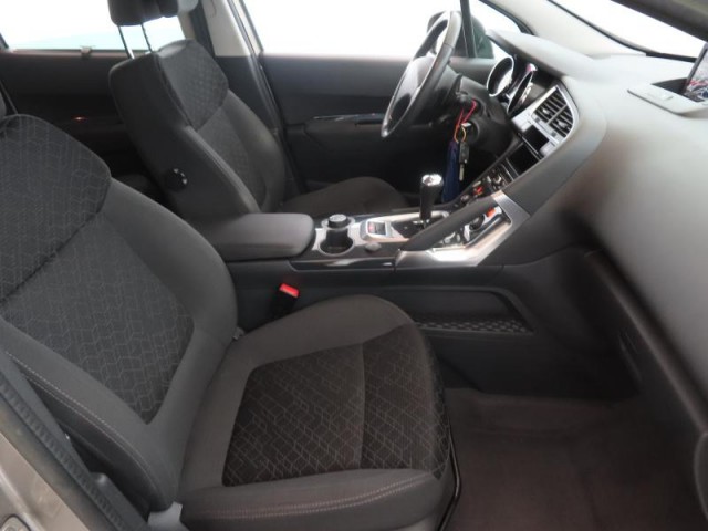 Peugeot 3008  1.6 HDi Allure