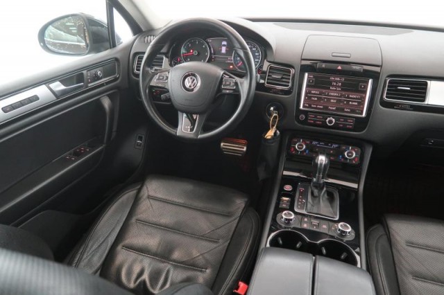 Volkswagen Touareg  3.0 TDI R-Line