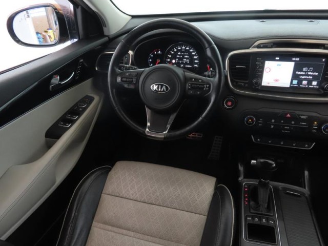 Kia Sorento  2.2 CRDi 
