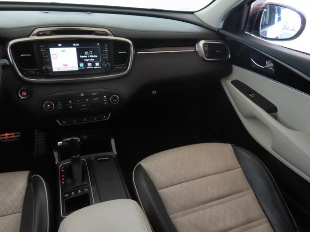 Kia Sorento  2.2 CRDi 