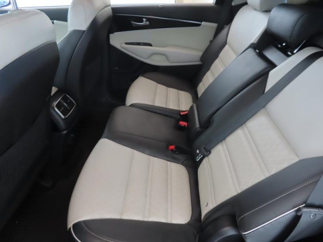 Kia Sorento  2.2 CRDi 