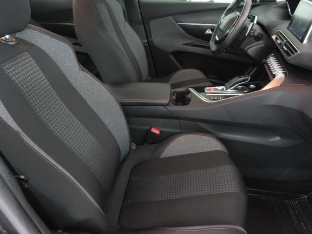 Peugeot 5008  PureTech 130 Active Pack