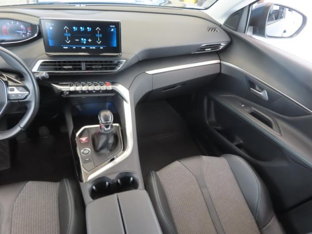 Peugeot 3008  1.2 PureTech Allure