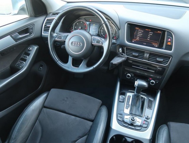 Audi Q5  3.0 TDI basis
