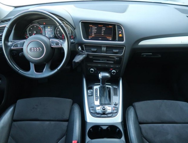 Audi Q5  3.0 TDI basis
