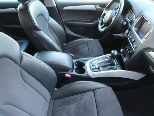 Audi Q5  3.0 TDI basis