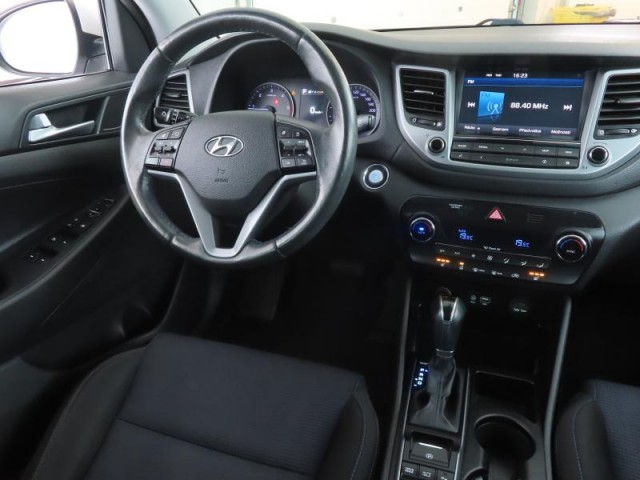 Hyundai Tucson  2.0 CRDi 