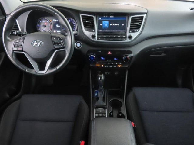 Hyundai Tucson  2.0 CRDi 