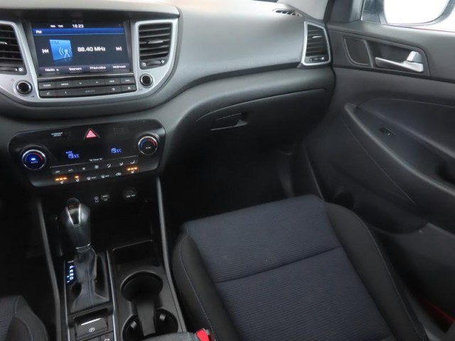 Hyundai Tucson  2.0 CRDi 