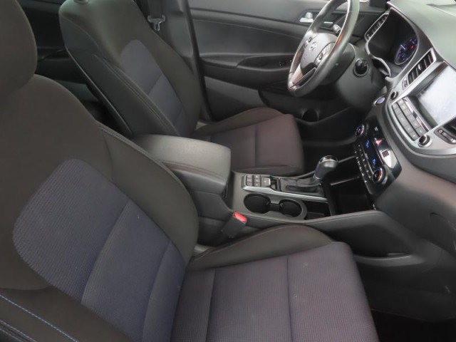 Hyundai Tucson  2.0 CRDi 