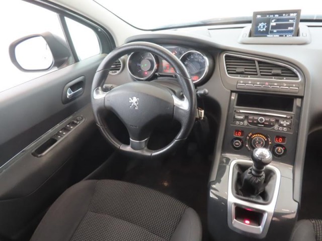 Peugeot 5008  1.6 BlueHDi 