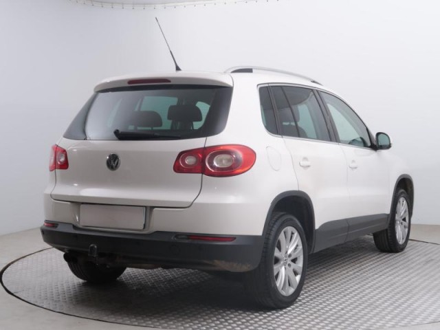 Volkswagen Tiguan  2.0 TSI 