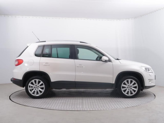 Volkswagen Tiguan  2.0 TSI 
