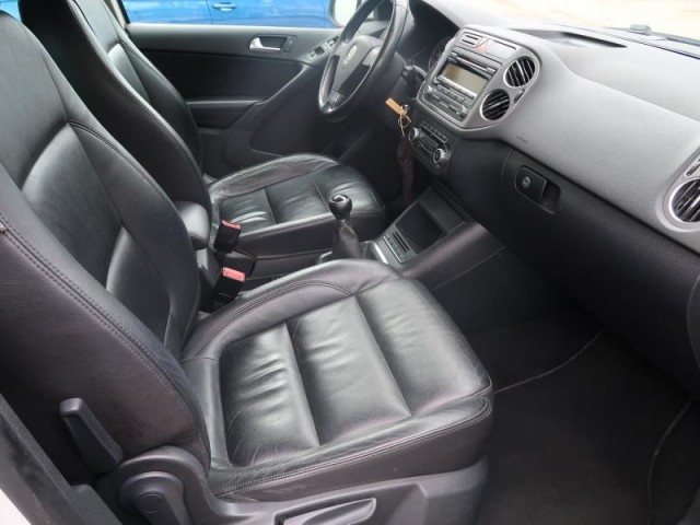 Volkswagen Tiguan  2.0 TSI 