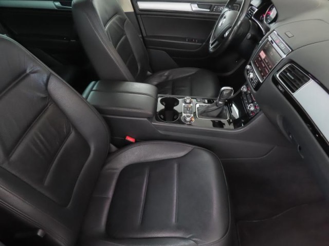 Volkswagen Touareg  3.0 TDI 