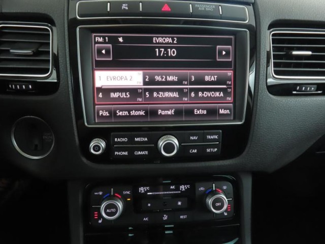 Volkswagen Touareg  3.0 TDI 