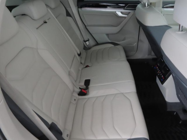 Volkswagen Touareg  3.0 TDI 