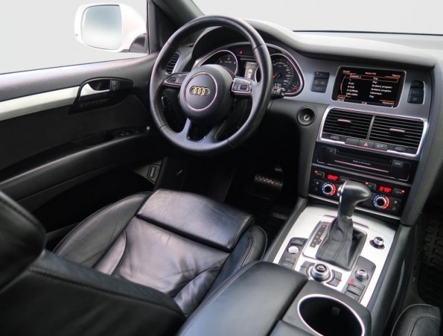 Audi Q7  3.0 TDI 
