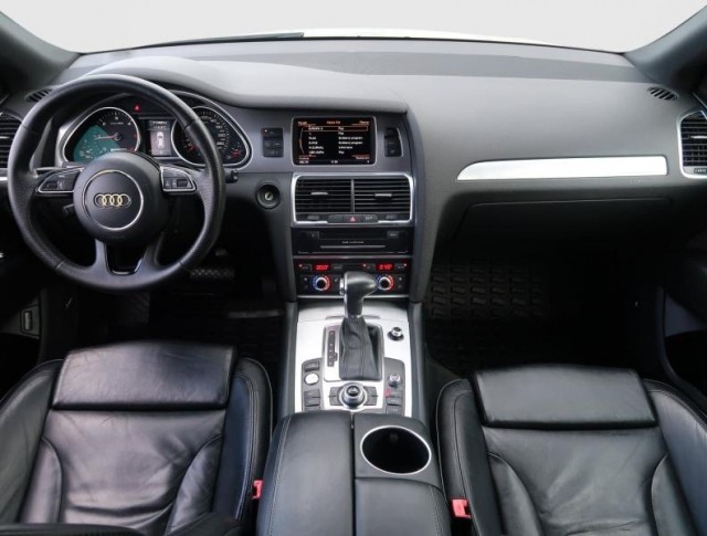 Audi Q7  3.0 TDI 