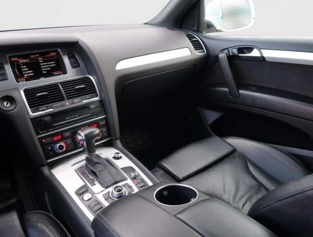 Audi Q7  3.0 TDI 