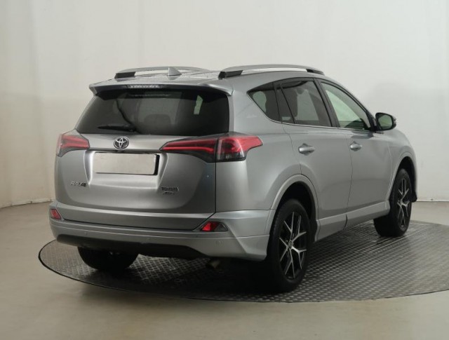 Toyota RAV 4  2.0 VVT-i Selection