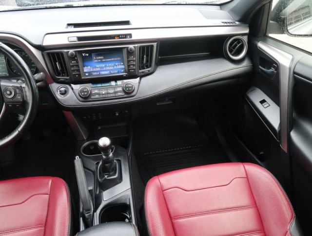 Toyota RAV 4  2.0 VVT-i Selection