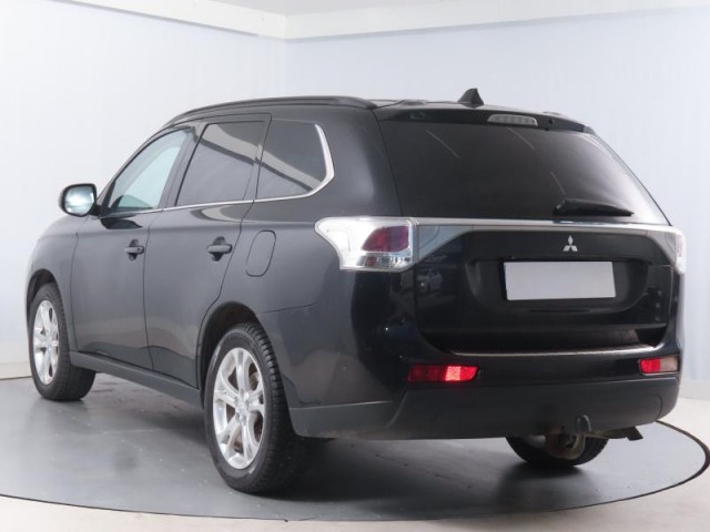 Mitsubishi Outlander  2.2 DI-D 