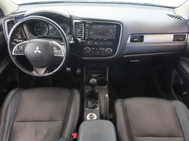 Mitsubishi Outlander  2.2 DI-D 