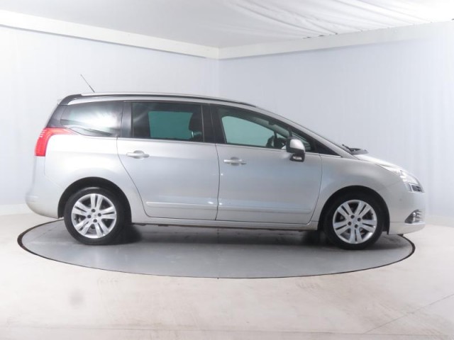 Peugeot 5008  1.6 HDi 