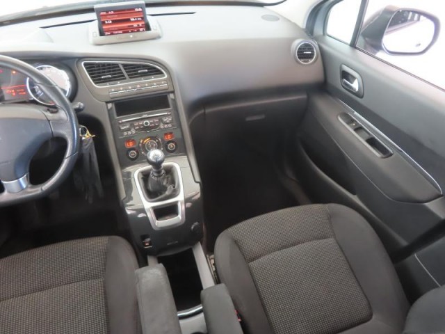 Peugeot 5008  1.6 HDi 