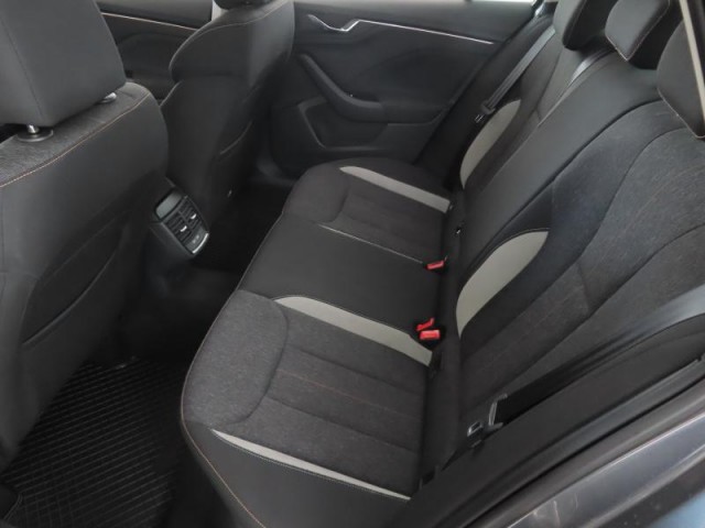 Škoda Kamiq  1.5 TSI 