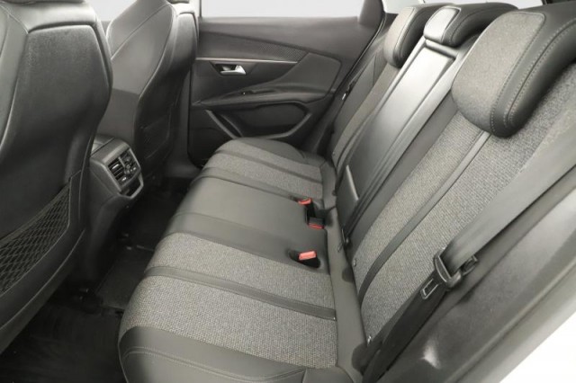 Peugeot 3008  1.5 BlueHDi 