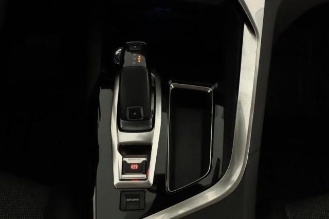 Peugeot 3008  1.5 BlueHDi 