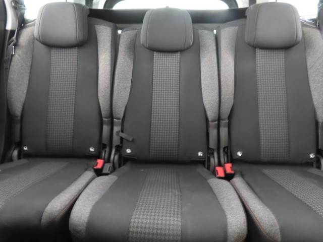 Peugeot 5008  PureTech 130 