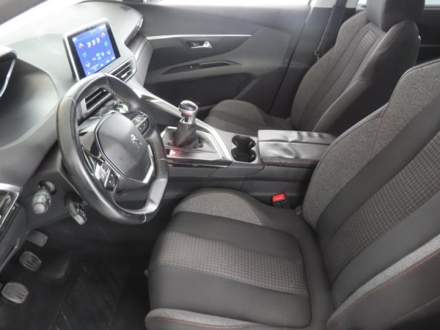 Peugeot 5008  PureTech 130 