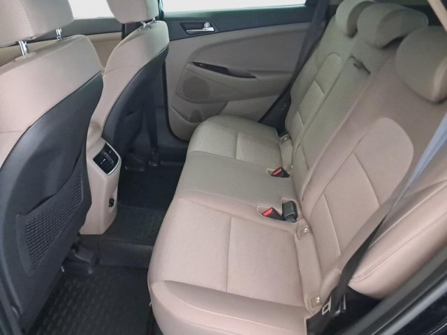 Hyundai Tucson  2.0 CRDi 