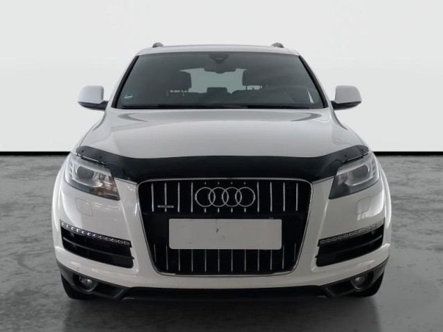 Audi Q7  3.0 TDI .