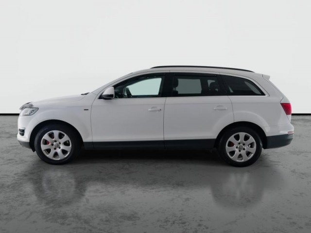 Audi Q7  3.0 TDI .