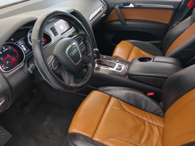 Audi Q7  3.0 TDI .