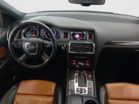 Audi Q7  3.0 TDI .