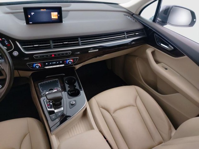 Audi Q7  3.0 TDI 