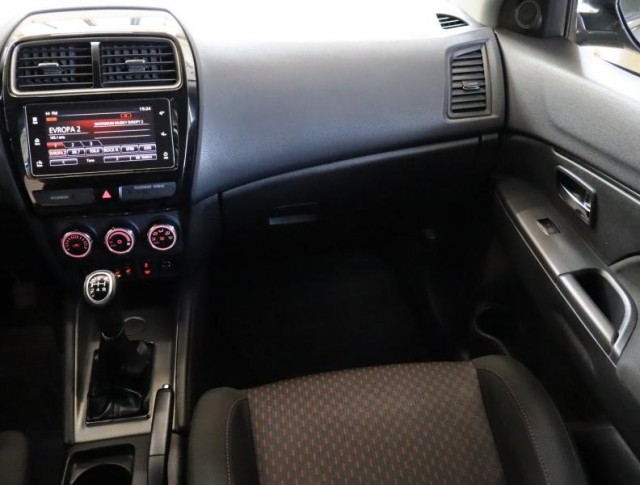 Mitsubishi ASX  1.6 MIVEC 