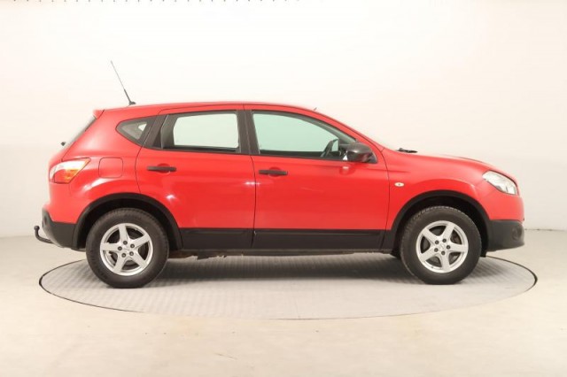 Nissan Qashqai  1.6 