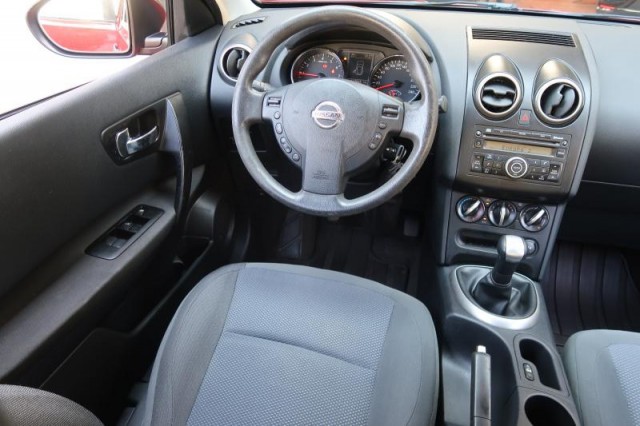 Nissan Qashqai  1.6 