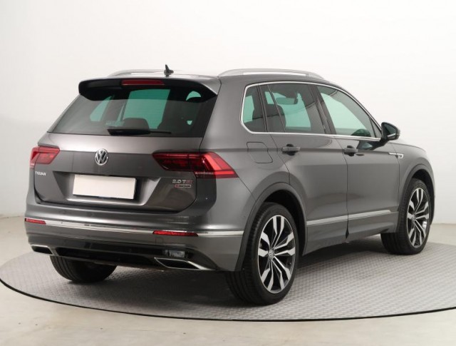 Volkswagen Tiguan  2.0 TSI R-Line