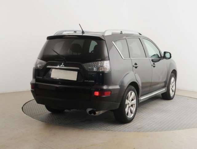 Mitsubishi Outlander  2.0 DI-D 