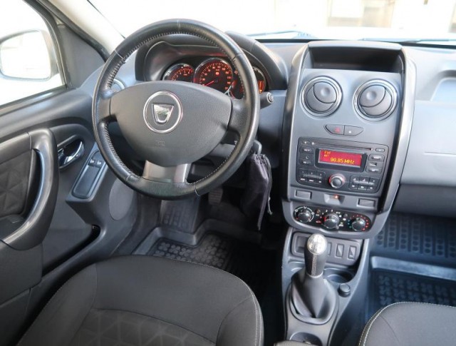 Dacia Duster  1.6 16V 